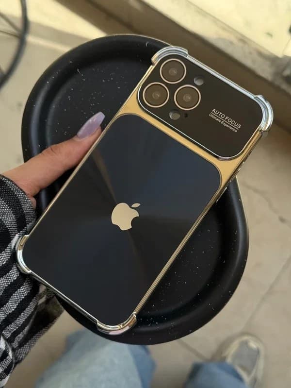 Auto Focus Luxury Electroplated Case for iPhone with Integrated Lens Protector